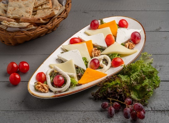 اجبان متنوعة